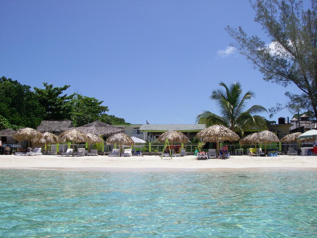 Fun Holiday Beach Resort Negril Exterior photo