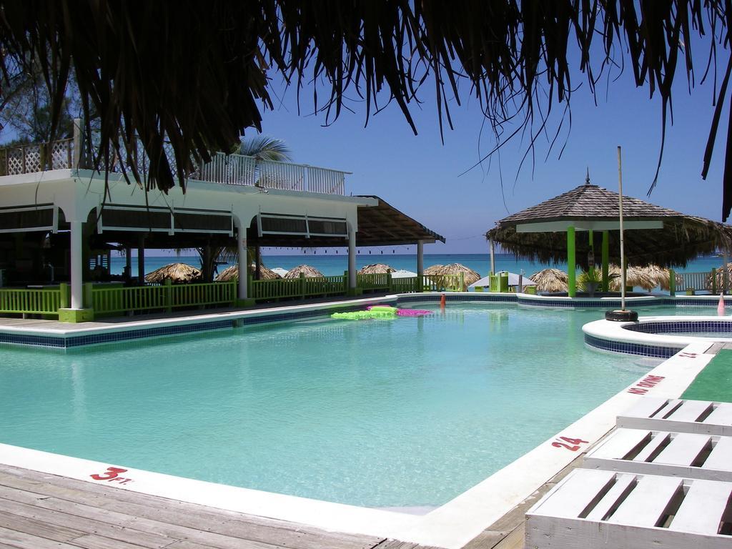 Fun Holiday Beach Resort Negril Exterior photo